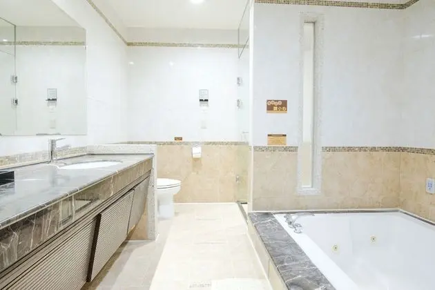 Business Tek Büyük Yataklı Oda (NON REFUNDABLE)