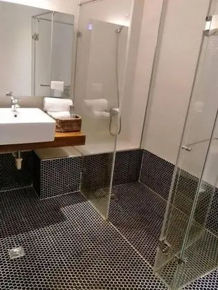 Business Tek Büyük Yataklı Oda