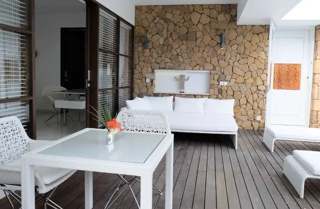 Villa (Blue Ocean)