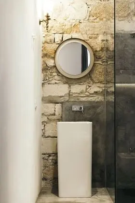 Classic Tek Büyük Yataklı Oda