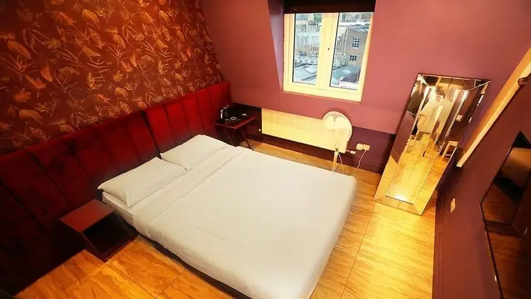Standard Tek Büyük Yataklı Oda