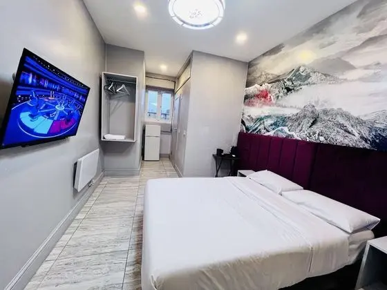 Standard Tek Büyük Yataklı Oda