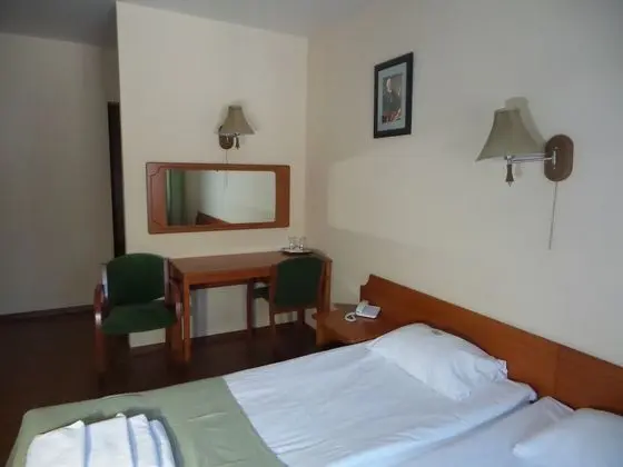 Comfort Tek Büyük veya İki Ayrı Yataklı Oda