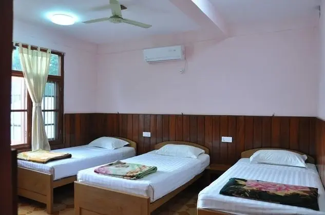Standard Triple room with Shared Bath Room