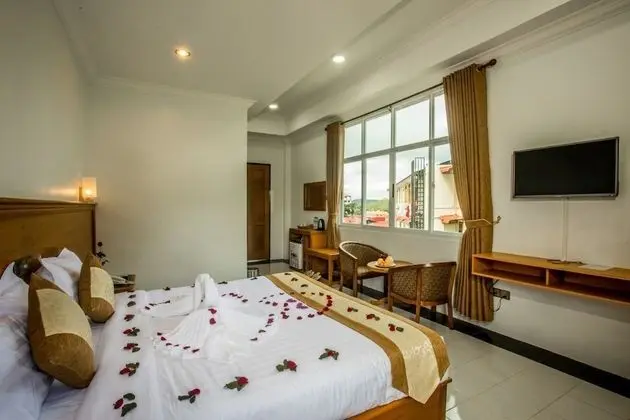 Deluxe Tek Büyük Yataklı Oda