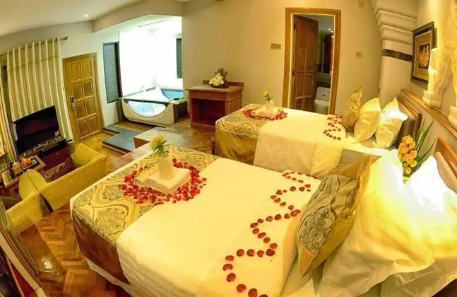 Deluxe Tek Büyük veya İki Ayrı Yataklı Oda, 1 Yatak Odası, Havuz Manzaralı