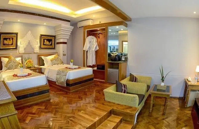 Deluxe Tek Büyük veya İki Ayrı Yataklı Oda, 1 Yatak Odası, Havuz Manzaralı