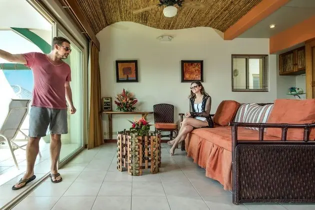 Deluxe Plus, 1 King Bed, Balcony, Sea Facing