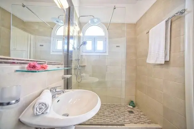 Villa, 4 Yatak Odası, Kişiye Özel Havuzlu