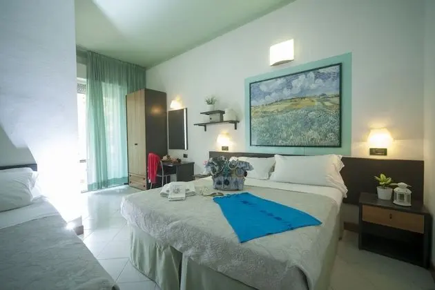 Classic Üç Kişilik Oda