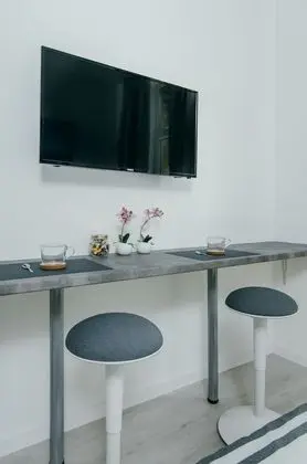 Tek Büyük Yataklı Oda, Küçük Mutfak (3)