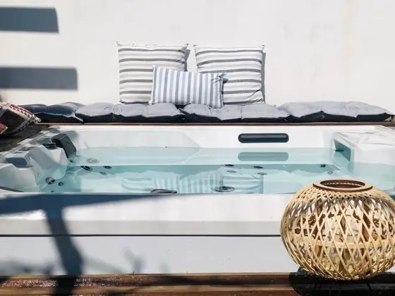 Deluxe Apart Daire, 2 Yatak Odası, Sıcak Su Havuzu, Bahçe Manzaralı