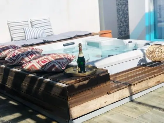 Deluxe Apart Daire, 2 Yatak Odası, Sıcak Su Havuzu, Bahçe Manzaralı