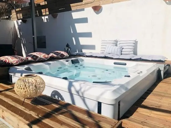 Deluxe Apart Daire, 2 Yatak Odası, Sıcak Su Havuzu, Bahçe Manzaralı