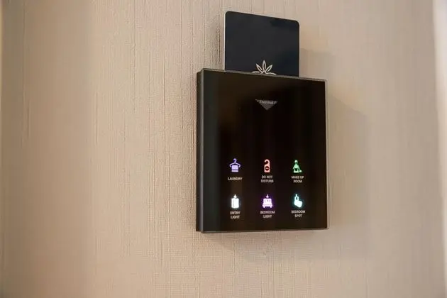 Suite,Şehir veya Dağ Manzaralı