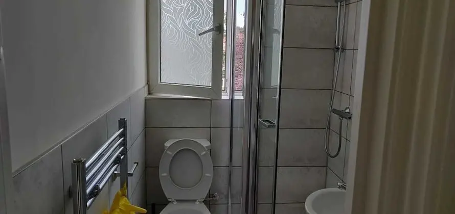 Family Üç Kişilik Oda, Ortak Banyo
