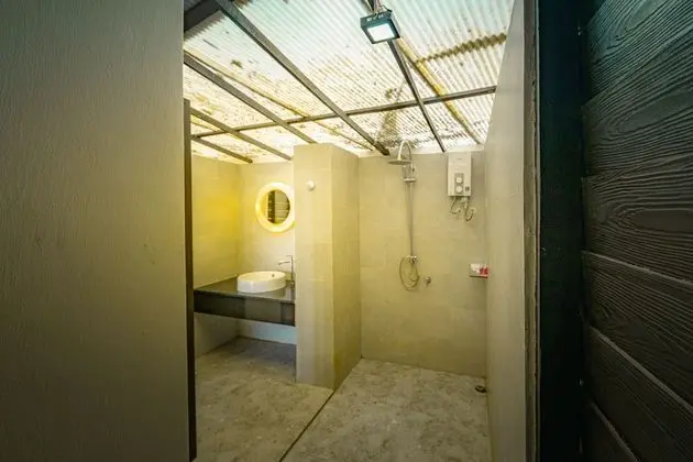 Baan Yong Yuth Buri (Beach Bungalow)