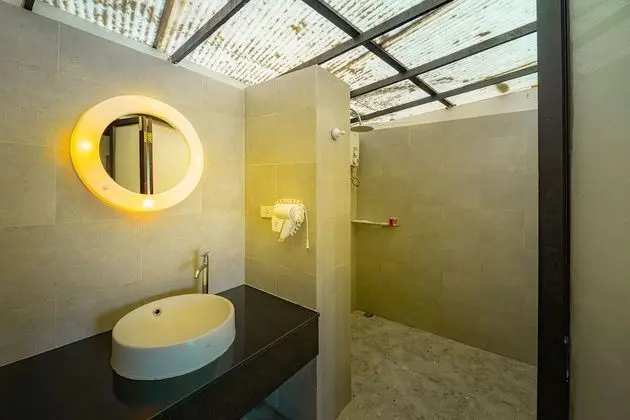 Baan Yong Yuth Buri (Beach Bungalow)