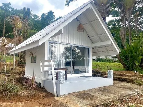 Sakorn Buri (Seaside Bungalow)