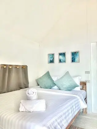 Sakorn Buri (Seaside Bungalow)