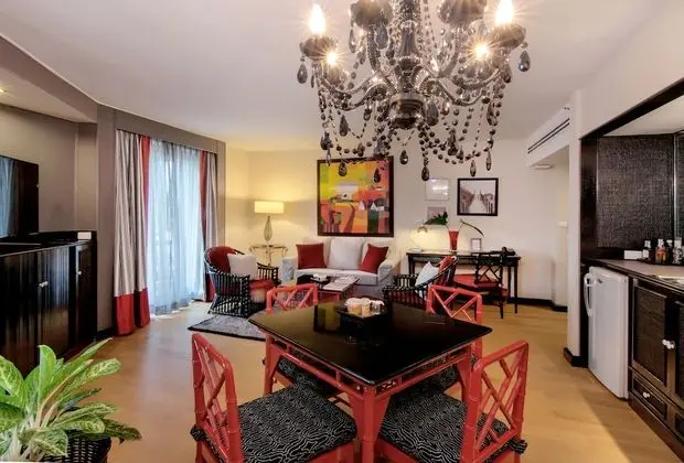 Deluxe Suite