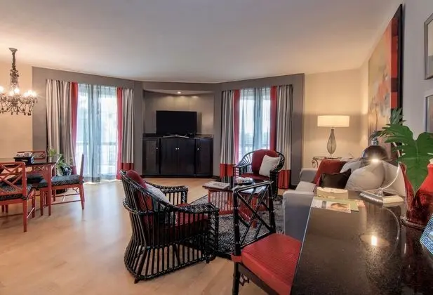 Deluxe Suite