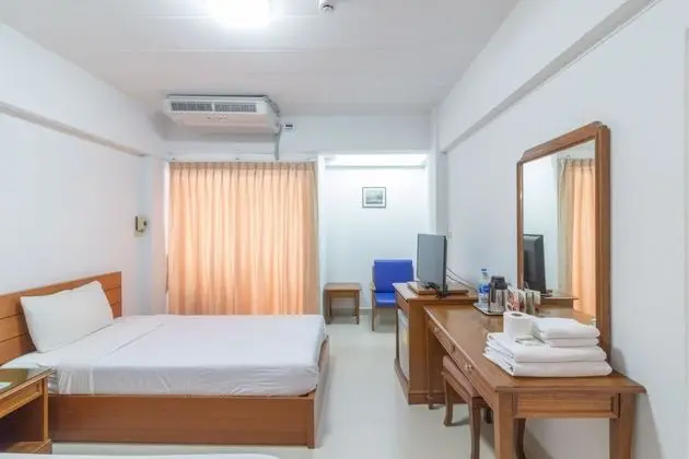 Deluxe Family Room with Two Bathrooms