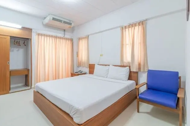 Deluxe Family Room with Two Bathrooms