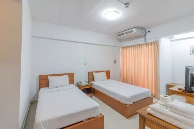 Deluxe Family Room with Two Bathrooms
