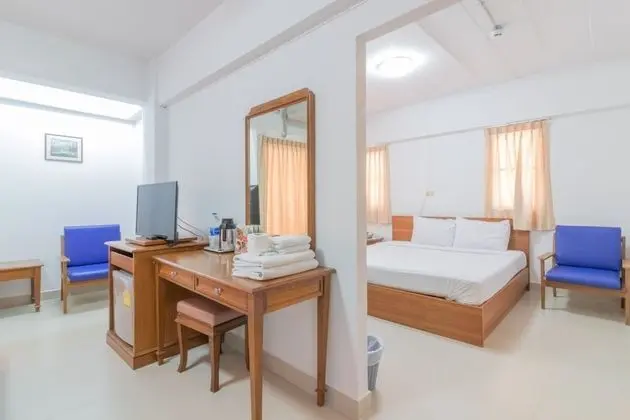 Deluxe Family Room with Two Bathrooms