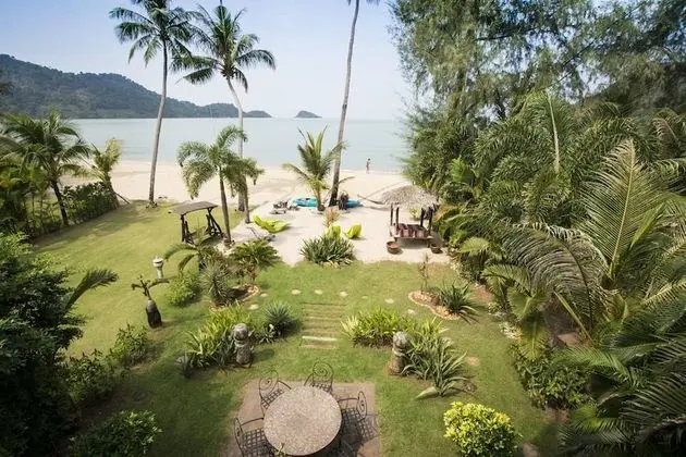 Beachfront Villa