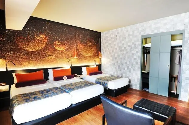 Grand Deluxe Family Room, City View