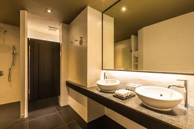 Grand Deluxe Family Room, City View