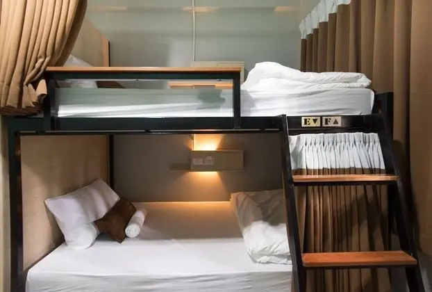 Male Dormitory with Shared Bathroom