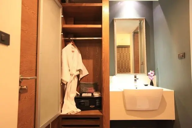 Suite 2Bedrooms City View
