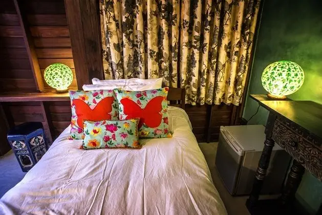 Pottery (1 Single Bed)