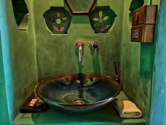 Pottery (1 Single Bed)
