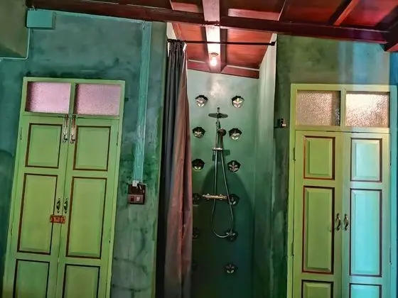 Pottery (1 Single Bed)