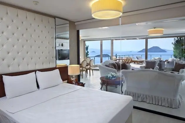 Penthouse Suite Sea View