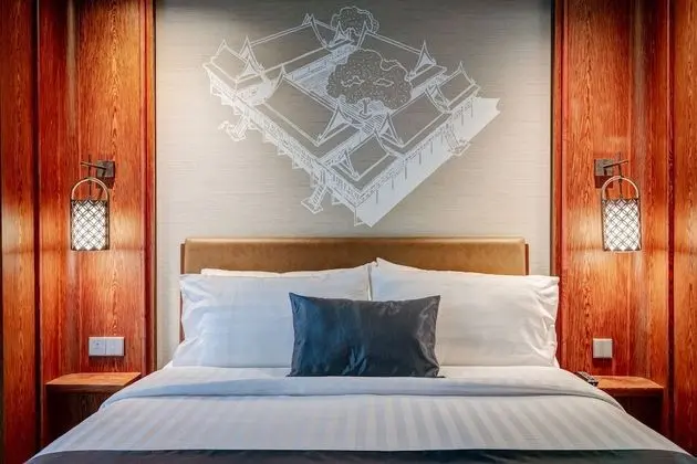 Standard Queen Room