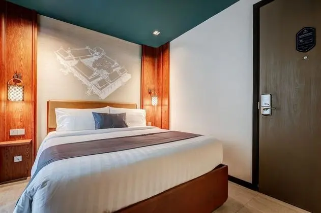Standard Queen Room