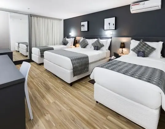 Superior Oda (cama casal + 2 solteiros)