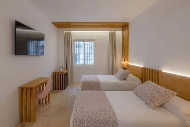 Basic Tek Büyük Yataklı Oda