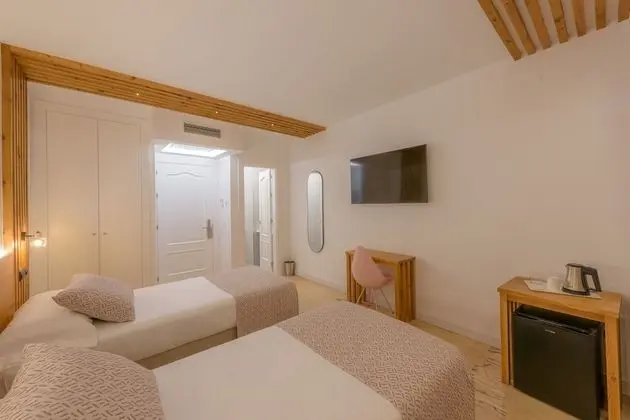 Basic Tek Büyük Yataklı Oda