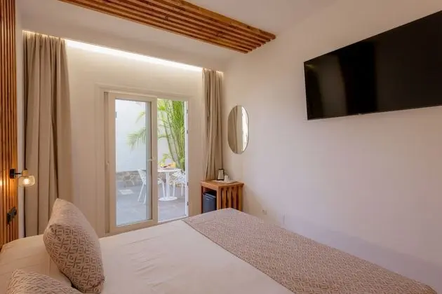 Deluxe Tek Büyük Yataklı Oda, Havuz Kenarı