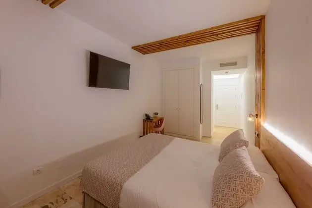 Deluxe Tek Büyük Yataklı Oda, Havuz Kenarı