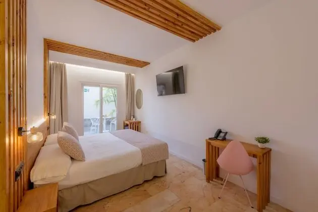 Deluxe Tek Büyük Yataklı Oda, Havuz Kenarı