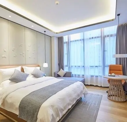 City Tek Büyük Yataklı Oda