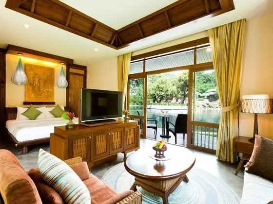 Deluxe Villa, Havuz Manzaralı