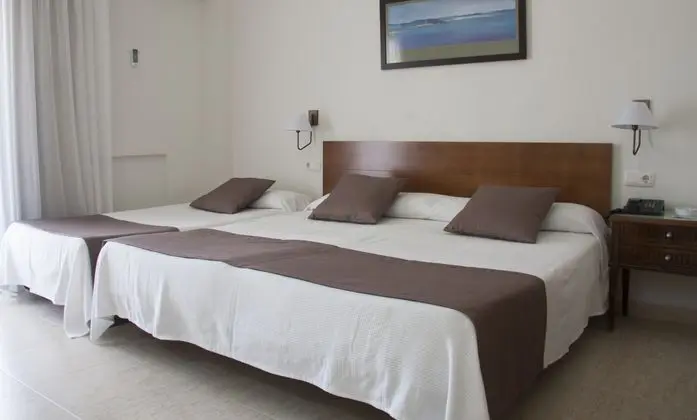 1 Çift Kişilik Veya 2 Tek Kişilik Yatak Capacity 3